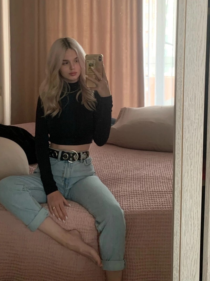 Анна индивидуалка Питера у метро Маяковская реальные индивидуалки не салон