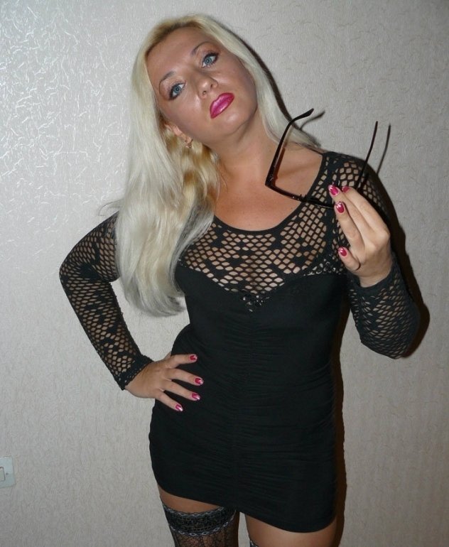 Наташа проститутка интим салон Санкт-Петербурга у метро Девяткино шлюхи из салонов спб