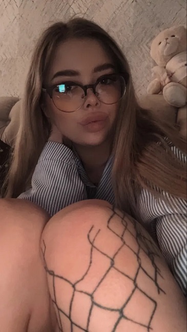 Сонечка проститутка Санкт-Петербурга у метро Международная проститутки без презерватива